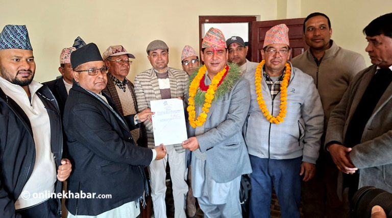 बैतडीबाट एमालेका भण्डारीले गरे उम्मेदवारी दर्ता