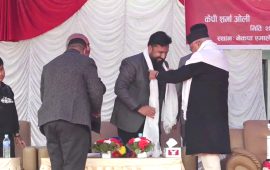 विवादित सेयर कारोबारी दीपेन्द्र अग्रवाल एमाले प्रवेश, ओलीले गरे स्वागत