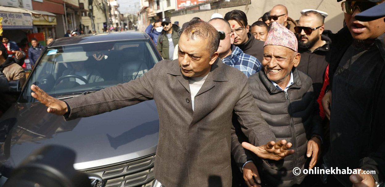 सभापति बनेपछि पहिलोपटक पार्टी कार्यालयमा गगन (तस्वीरहरू)