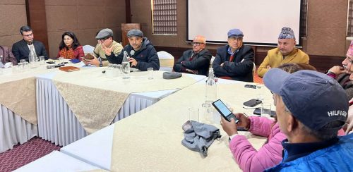 गगन थापा लगायत विशेष महाधिवेशन पक्षधरले गरे बुद्धिजीवीसँग छलफल