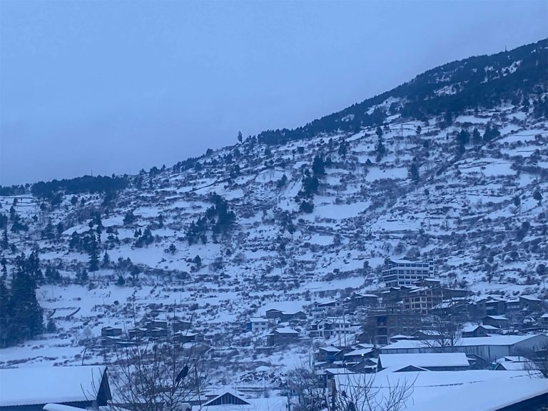 हुम्लाको सिमकोटमा यो वर्षकै पहिलोपटक हिमपात 