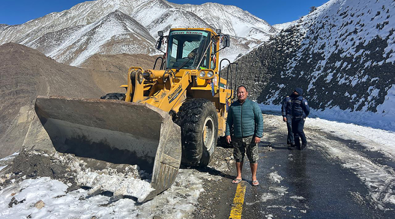 हिमपातले अवरुद्ध कागबेनी–मुक्तिनाथ सडक सञ्चालन   