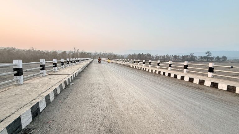 ८ वर्षमा बन्यो केरुङ्गे खोलामा पुल