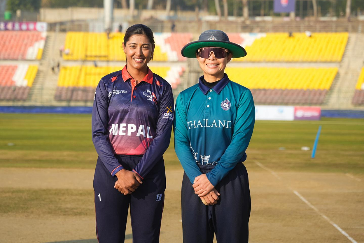 थाइल्यान्डविरुद्ध टस हारेर ब्याटिङ गर्दै नेपाल