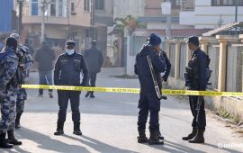 काठमाडौंको मूलपानीबाट प्रहरीले गोली चलाएर समात्यो १० लुटेरा