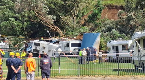 न्युजिल्यान्डको माउन्ट माउन्गानुईमा भीषण पहिरो, बालबालिकासहित कैयौँ बेपत्ता