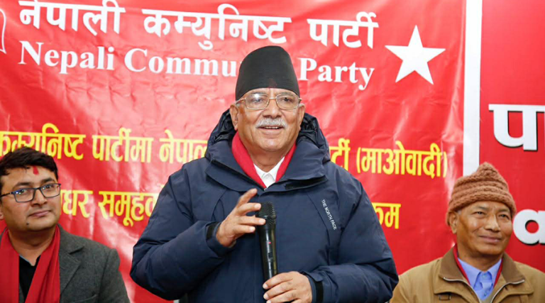 विप्लवलाई प्रचण्डले भने- यताउता नभौंतारिनुस्, एकतामा आउनुस्