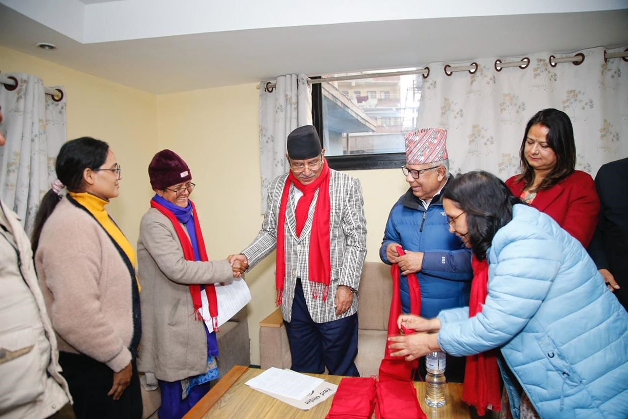 आहुति नेतृत्वको पार्टीबाट अलग भएको समूह नेकपामा समाहित