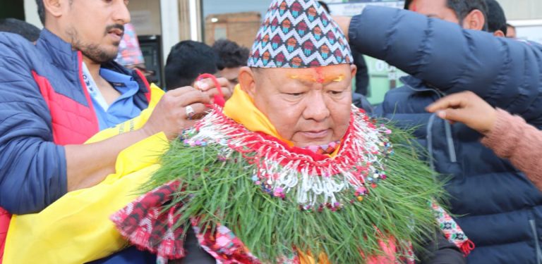 कैलाली–५ बाट प्रेम आलेले गरे उम्मेदवारी दर्ता