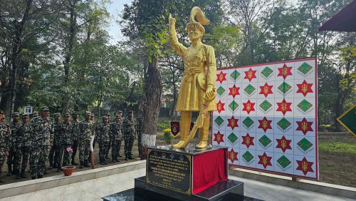 नयाँ सबुज गण भरतपुरमा राखियो पृथ्वीनारायण शाहको शालिक