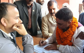 एमालेका रघुवीर महासेठले धनुषा-४ बाट गराए उम्मेदवारी दर्ता