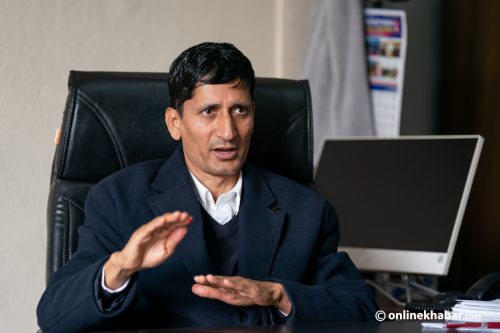 ‘राज्यले नै स्वास्थ्य बीमा कोल्याप्स बनाउन खोजेको हो ?’