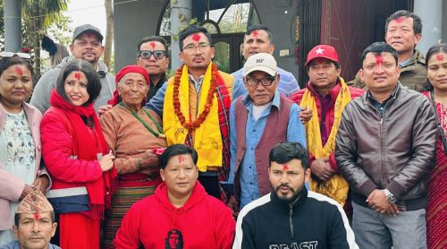 बुवाआमाको हातबाट टिकाटालो गरेर गृह वडाबाट तामाङले थाले घरदैलो