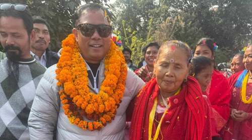 रेशम चौधरीले पनि गराए कैलाली-१ बाट उम्मेदवारी दर्ता