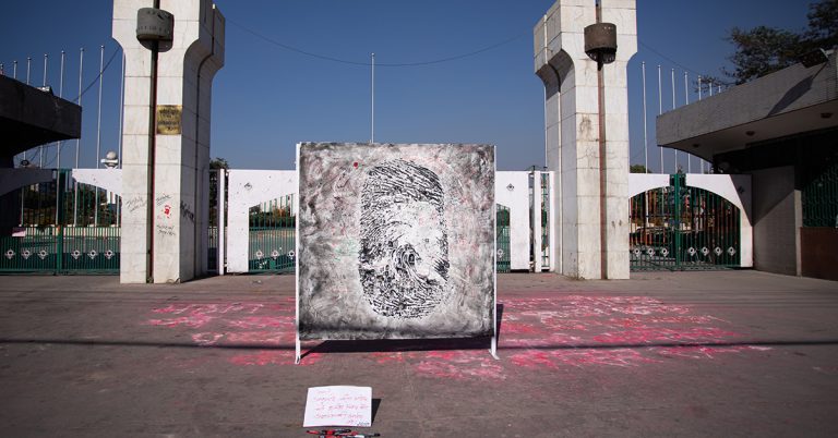 क्यानभासमा संसद् भवन : त्यो रक्तपात, यो सिर्जना