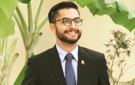 ‘हेभिवेट’ पन्छाउँदै संसद्‍मा सस्मित