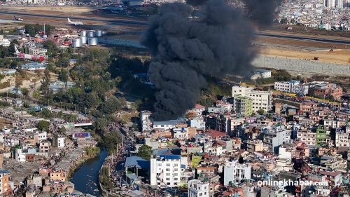 गैरीगाउँको काठ गोदाममा भीषण आगलागी (तस्वीर/भिडियो)