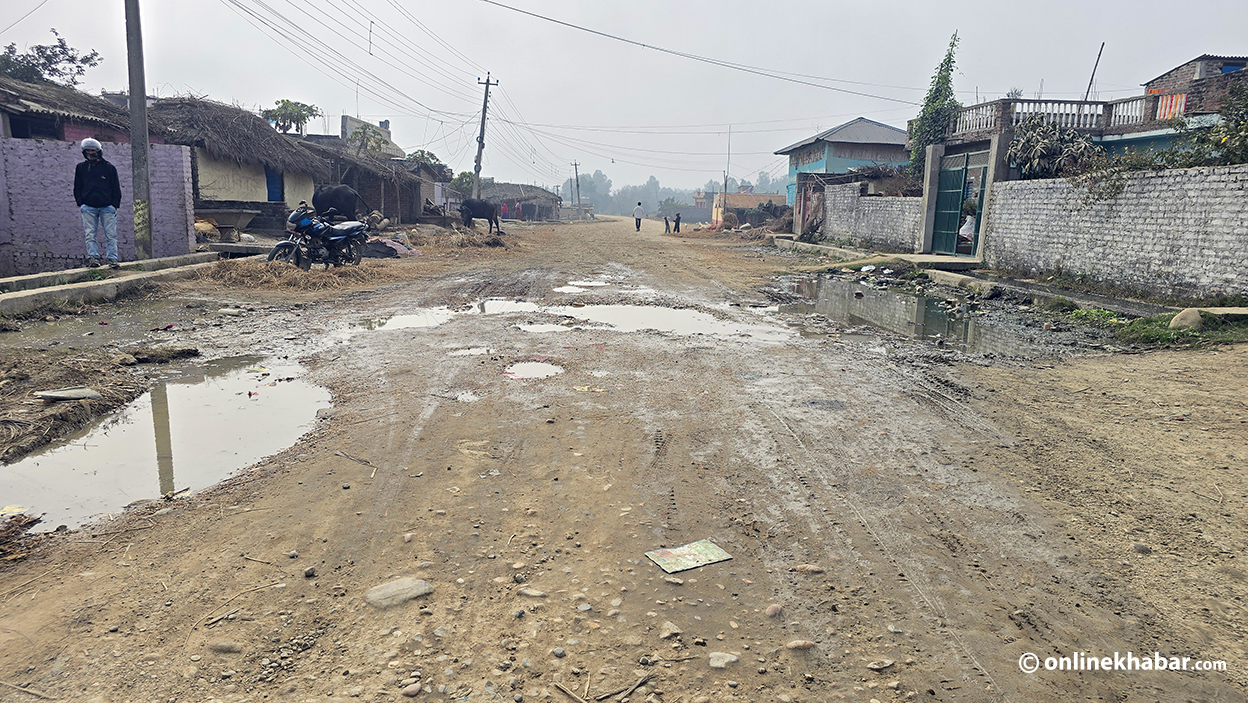 सिरहा ३ : चुनाब जितेर मन्त्री बने, सडक बनेन