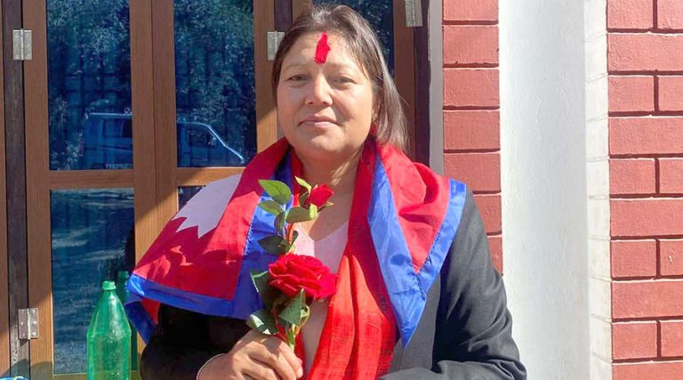 प्युठानका १३ पुरुषबीच एक्ली महिला उम्मेदवार सीता विक सम्झना