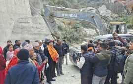 सोमप्रसाद पाण्डेयले सिद्धबाबा सुरुङ मार्गबाट सुरु गरे चुनावी अभियान