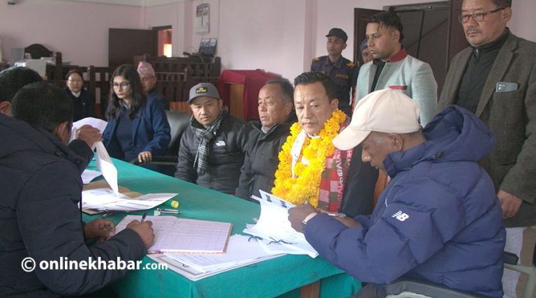 तेह्रथुममा १२ जनाको उम्मेदवारी दर्ता