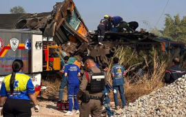 थाइल्याण्डमा गुडिरहेको रेलमा क्रेन खस्दा कम्तीमा २२ जनाको मृत्यु