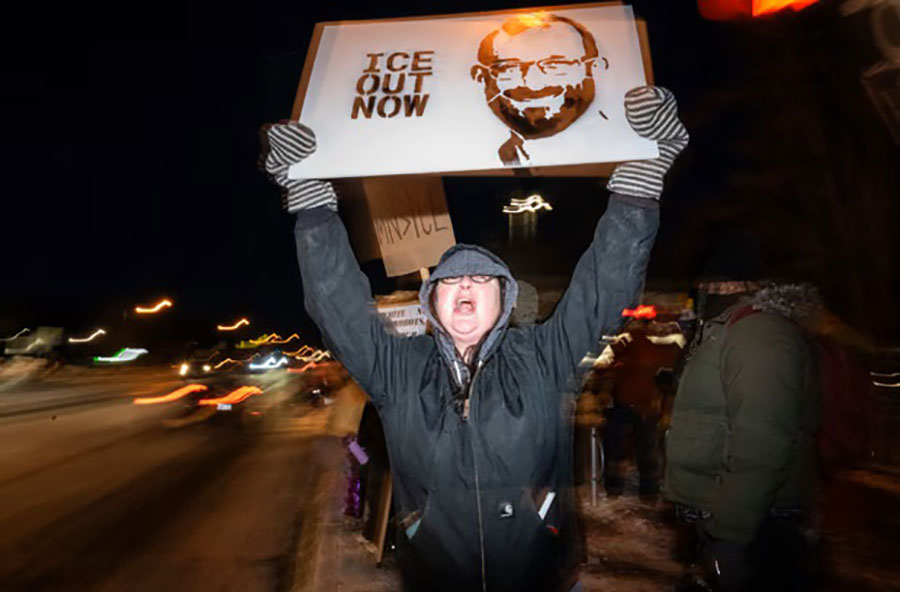 संघीय एजेन्टको गैरन्यायिक हत्याविरुद्ध अमेरिका ठप्प