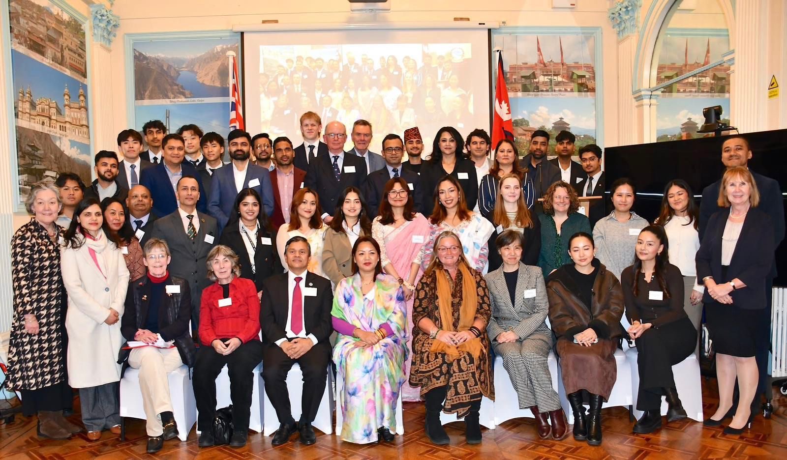 बेलायतमा नेपाली विद्यार्थीका समस्या बढेपछि समाधान पहिल्याउन दूतावास र समुदाय एकसाथ