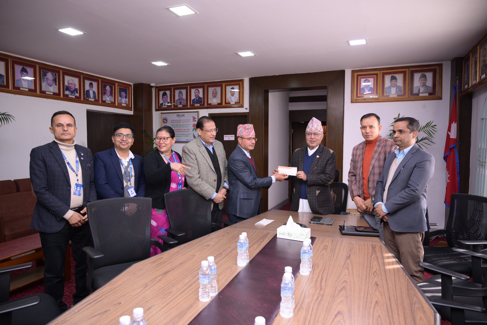 नागरिक लगानी कोषले पुनर्निर्माण कोषमा दियो ५१ लाख