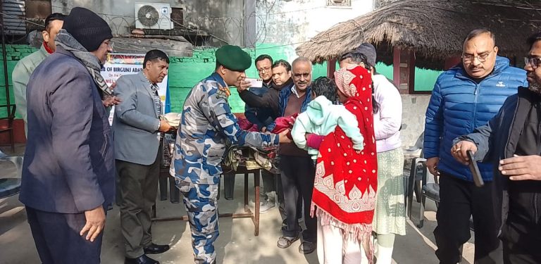 सशस्त्र प्रहरी दिवसमा कैदीबन्दीलाई न्यानो कपडा वितरण