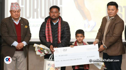 पाँच वर्षीय क्रिकेटर अर्पितलाई भाटभटेनी ग्रुपको प्रायोजन