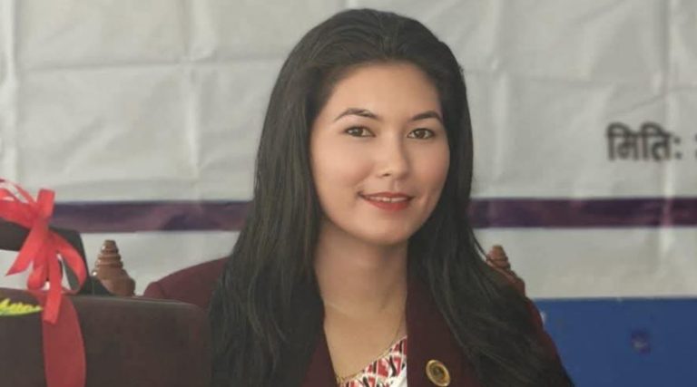 अस्मिता थापालाई टिकट दिएपछि ओखलढुंगा एमालेमा विवाद, निर्णय नसच्याए असहयोग गर्ने चेतावनी