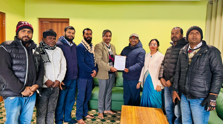 जसपा परित्याग गर्दै आजपा प्रवेश गरे आत्माराम साह, बारा-२ बाट चुनाव लड्ने