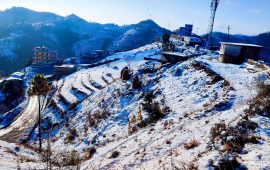 बैतडीका डाँडापाखामा हिउँ, किसान खुसी (तस्वीरहरू)