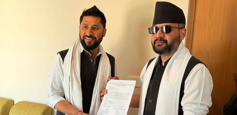 बालेनले झापा-५ को टिकट जनकपुरमा लिए