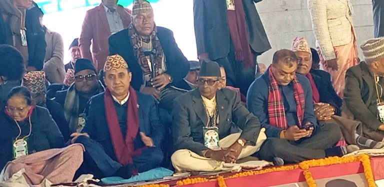 कांग्रेस केन्द्रीय समिति विघटनको प्रस्ताव पेस