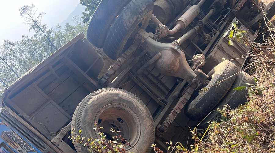 धनकुटामा बस दुर्घटना, ६ जना घाइते