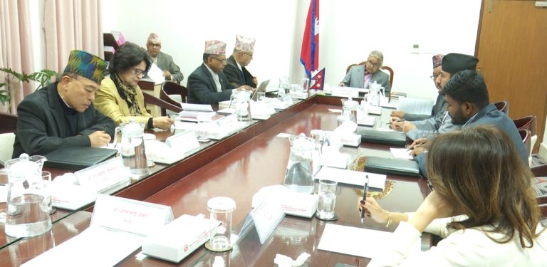 मन्त्रिपरिषद् बठैक जारी