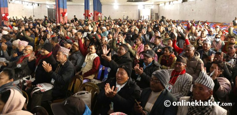 कांग्रेसले लगाउँदैछ वृद्धतन्त्रमा ब्रेक