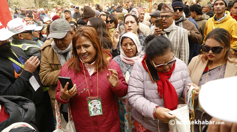 बन्द सत्रमा कांग्रेस प्रतिनिधिहरूको चहलपहल (तस्वीरहरू)