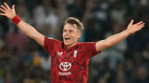 पहिलो टी-२०आईमा इंग्ल्यान्डले श्रीलंकालाई हरायो, साम करानको ह्‍याट्रिक