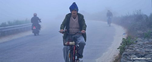 कुहिरो र हुस्सुले ढाकिएको दमक, जनजीवन कष्टकर (तस्वीरहरू)