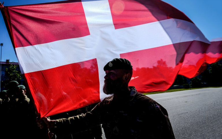 अमेरिकाविरुद्ध डेनिस जनताले छेडे ‘अनलाइन युद्ध’