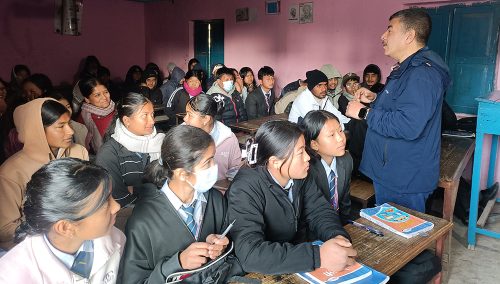 दिक्तेलमा स्कुले बालबालिकालाई क्यान्सर सचेतना प्रदान