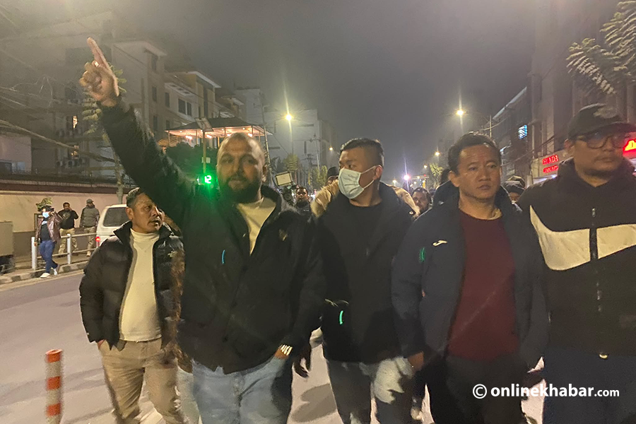 निर्वाचन आयोगविरुद्ध देउवा पक्षका कार्यकर्ताको विरोध