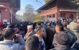 आधिकारिकता दाबी गर्न आयोग पुगे गगन पक्षका नेता