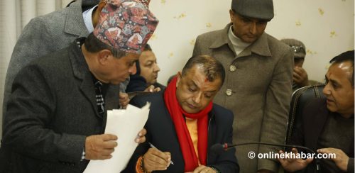 निर्वाचन आयोगमा गगन नेतृत्वको कांग्रेसको छलफल (तस्वीरहरू)