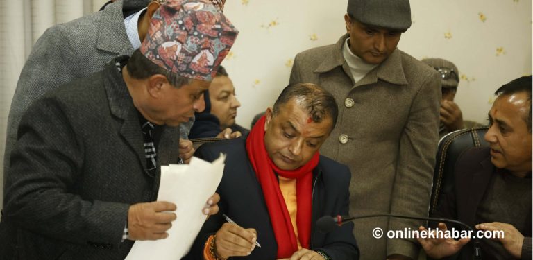 निर्वाचन आयोगमा गगन नेतृत्वको कांग्रेसको छलफल (तस्वीरहरू)