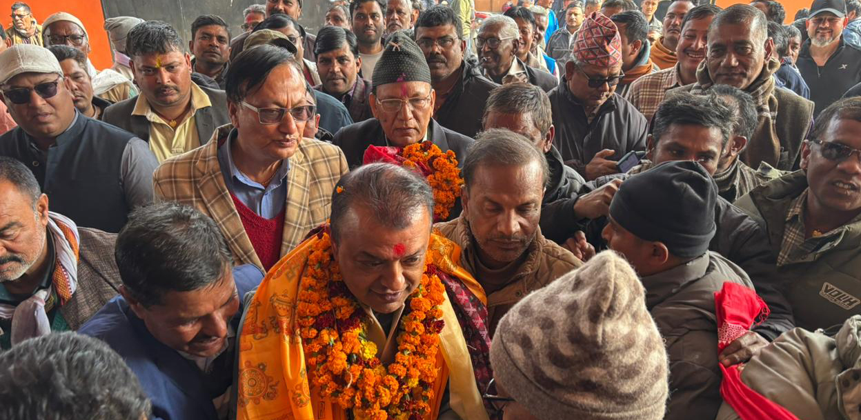 शेरबहादुर देउवा निरन्तर संवादमा छु : गगन थापा