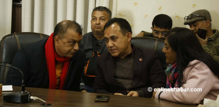 केन्द्रीय समिति परिमार्जन भएको पुष्टि हुने कागजात बुझायौँ : गगन थापा